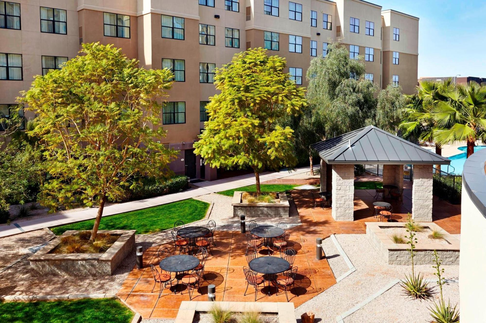 Courtyard Phoenix North / Happy Valley Екстериор снимка