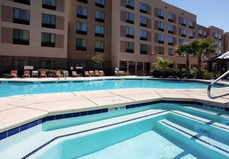 Courtyard Phoenix North / Happy Valley Съоръжения снимка